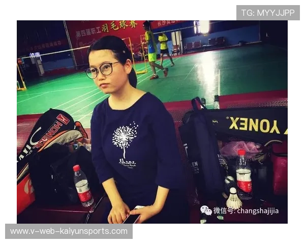 羽毛球训练营推广家长陪伴式教学模式提高训练坚持率，羽毛球 陪练